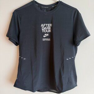 Nike IF4102-010 Womens Medium Swift After Dark Tour Women’s Running Top LA 2025